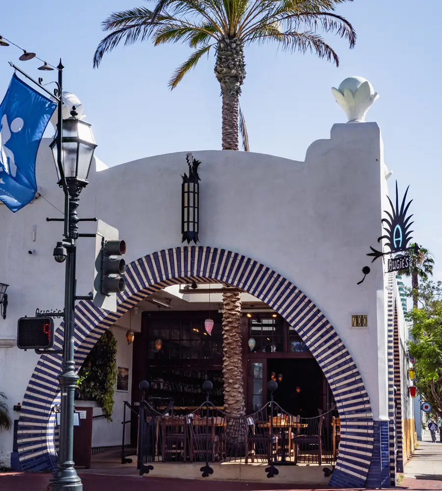 Gallery_Augies2_900x1000